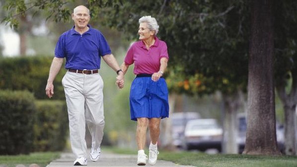 Caminhada dirigida com idosos